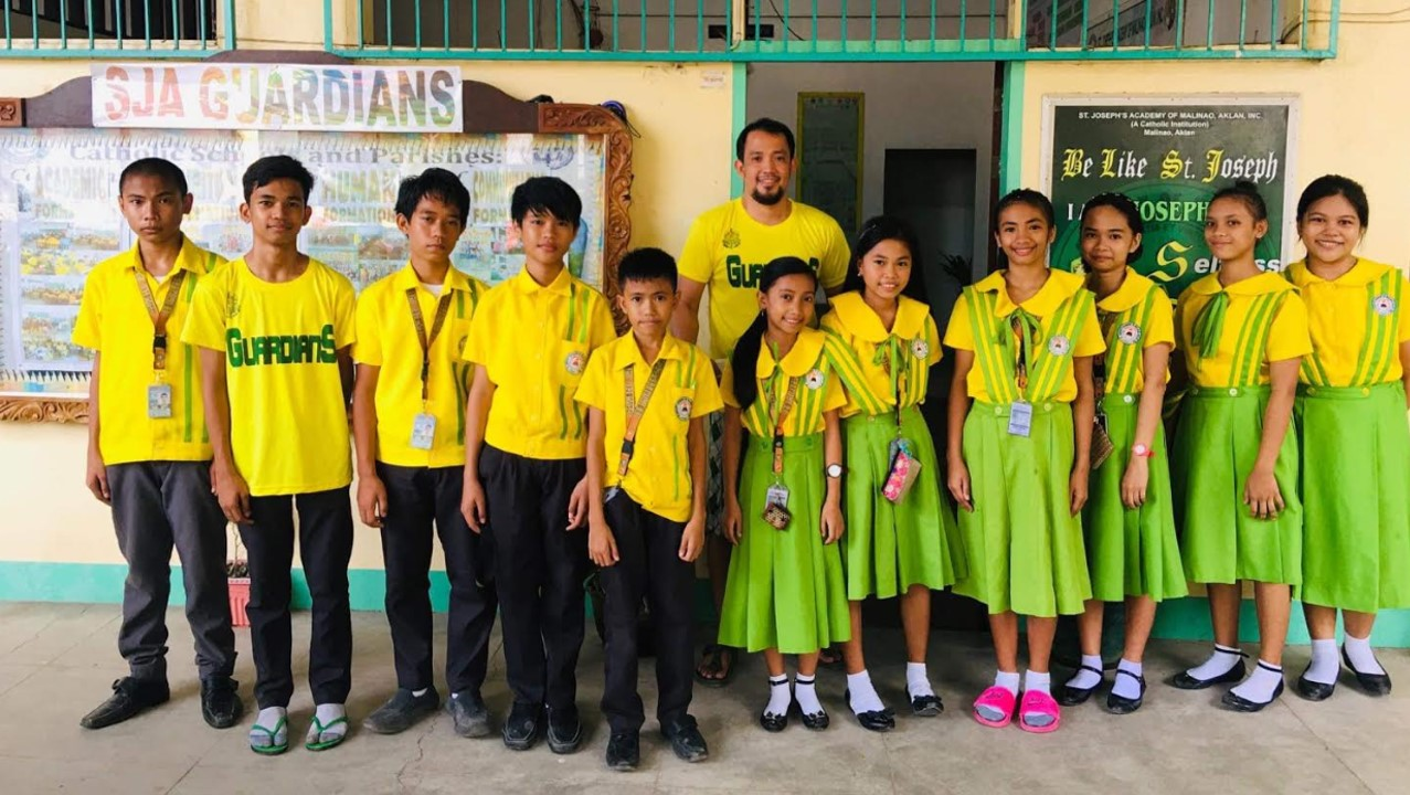 jonathan yabut charity scholarship children students motivational speaker Asia Philippines leadership give back CSR